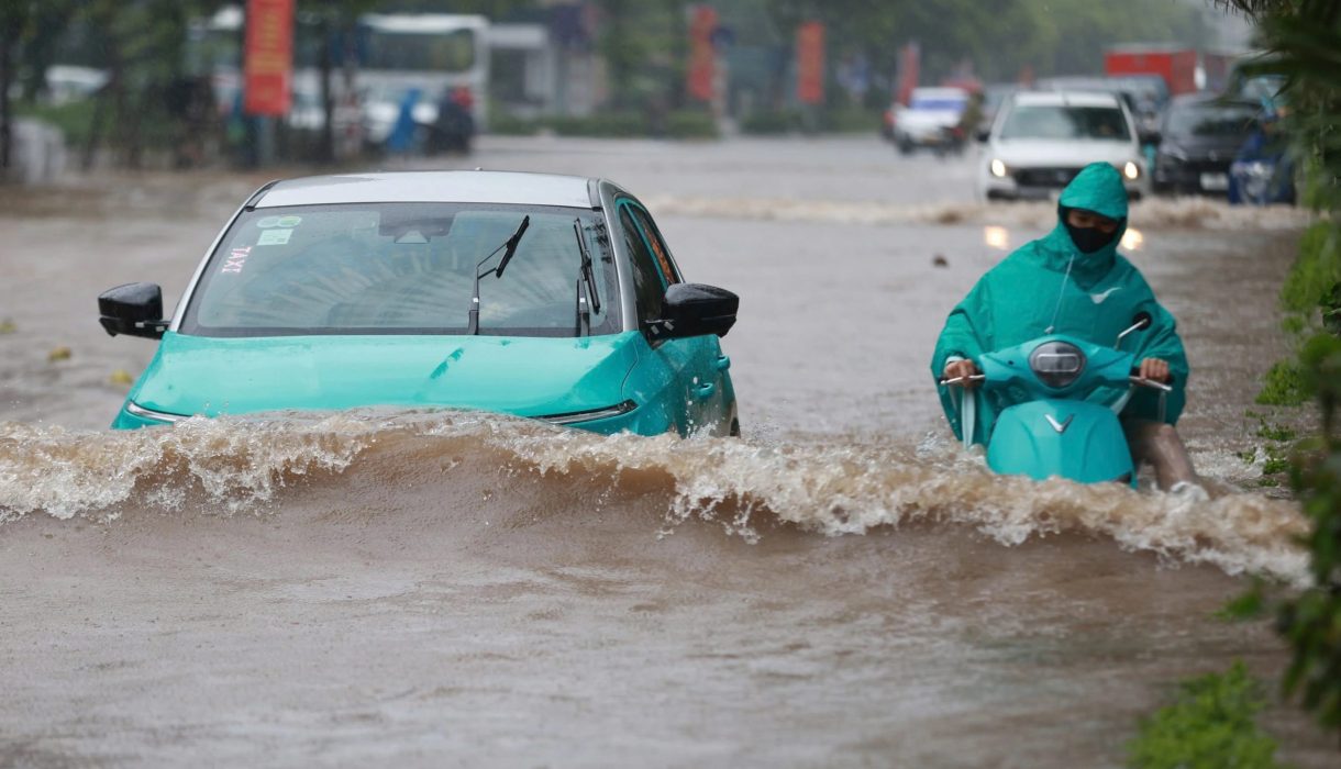 Xe điện Vinfast ngập nước