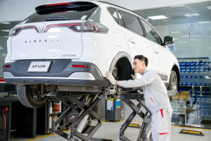 Độ mâm, lốp, phuộc trên xe điện ảnh hưởng thế nào tới quãng đường, an toàn và bảo hành? Bài viết phân tích kỹ thuật sâu, chỉ ra rủi ro và đưa checklist cụ thể trước khi nâng cấp.