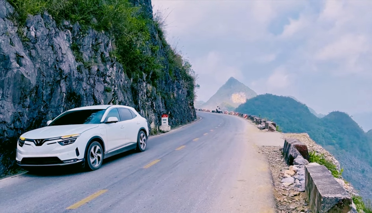 Lái Xe Điện Đường Đèo Dốc: 5 Lưu Ý Sống Còn (Leo & Đổ Đèo)