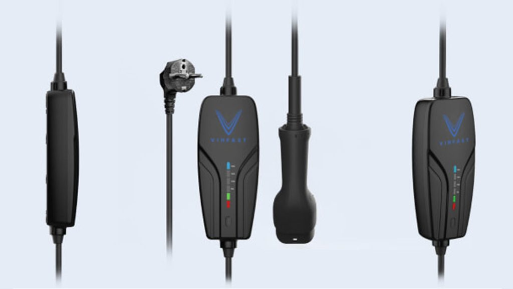 Sạc Di Động Theo Xe (220V): 7 Mẹo Dùng Ổ Cắm Gia Đình An Toàn, Tránh Cháy Nổ